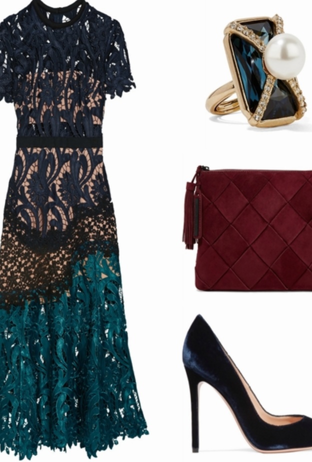 اطلالة ناعمة في فستان من الدانتيل مع اكسسوارت من المخمل