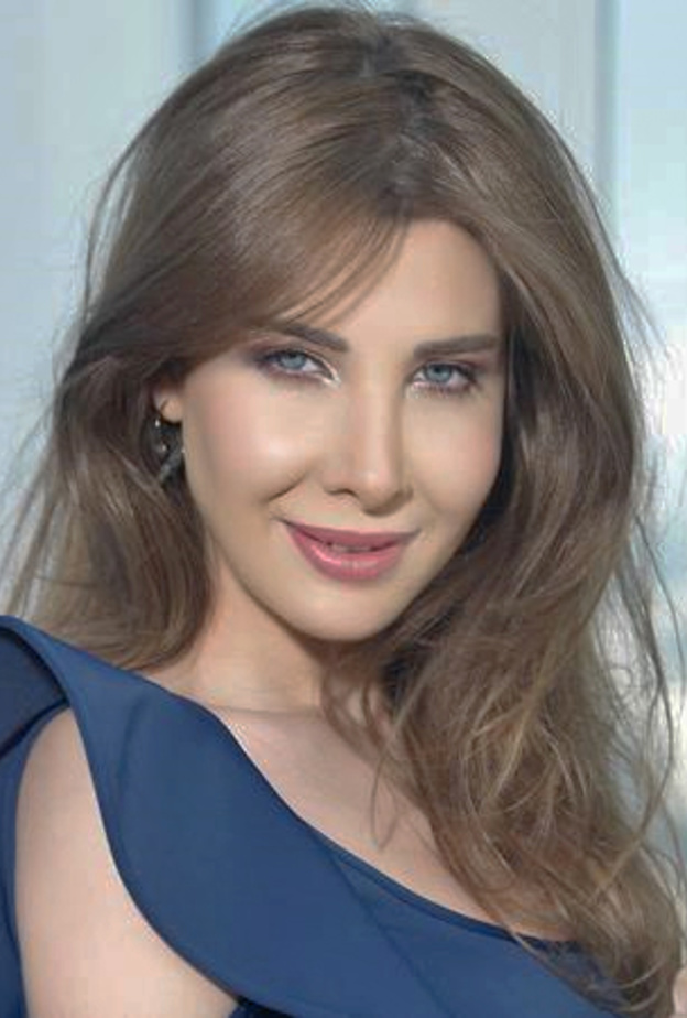 اطلالة نانسي عجرم مع المكياج الناعم