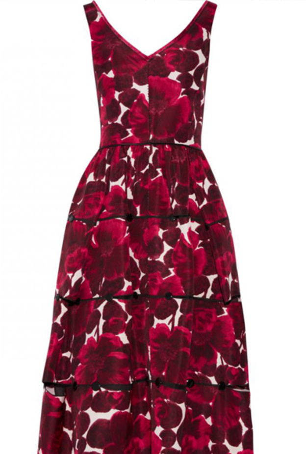 جاكيت من بالمان Balmain بالقصة الضيقة على الخصر