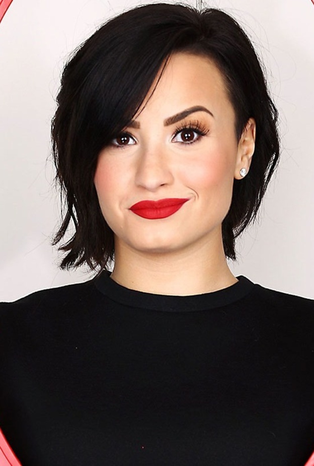 ديمي لوفاتو تسأل عن المخطئ