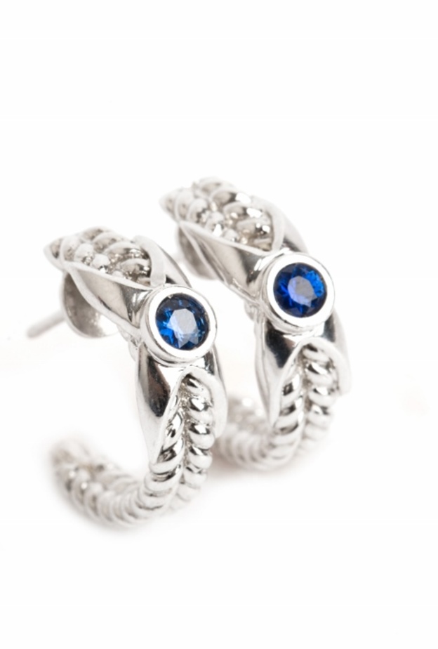 اقراط مميزة بالأحجار الكريمة من مجموعة جديلة للمصممة ليليان اسماعيل 