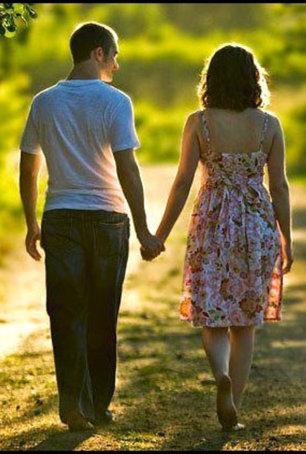 اكتشفي شخصية الرجل من خلال خطواته