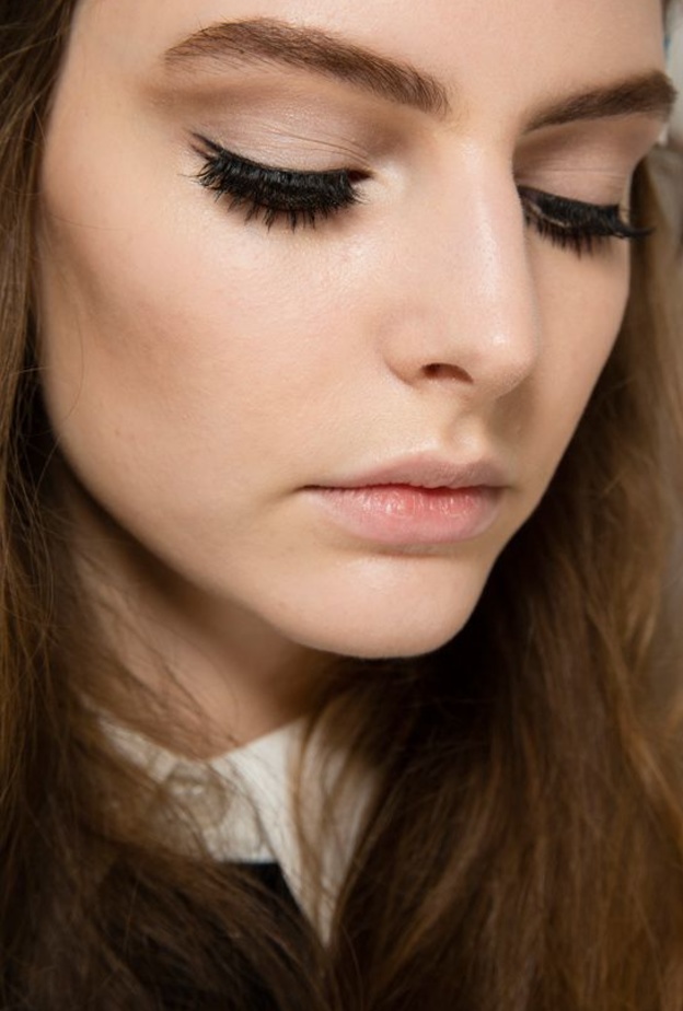 الآي لاينر يساعد على إخفاء الشعر الزائد