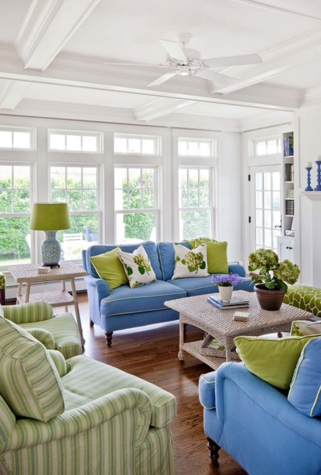 يناسب اللون الأزرق غرف النوم بشكل خاص لأنه لون مريح للأعصاب