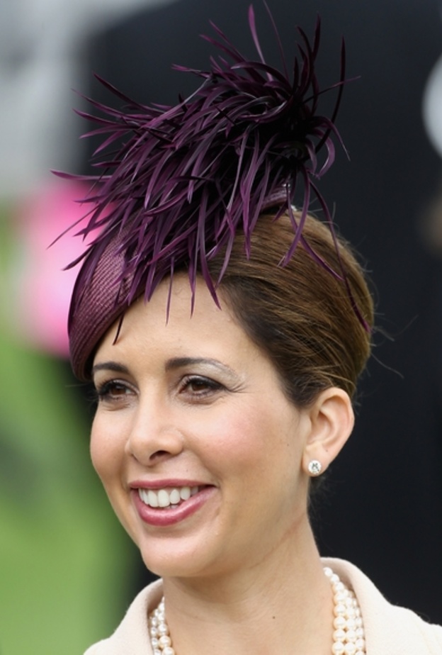 الأميرة هيا بنت الحسين متألقة بمجوهرات اللؤلؤ