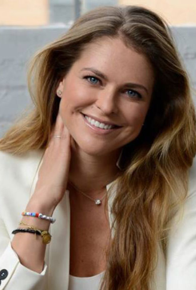 الاميرة مادلين تخالف البروتكول الملكى