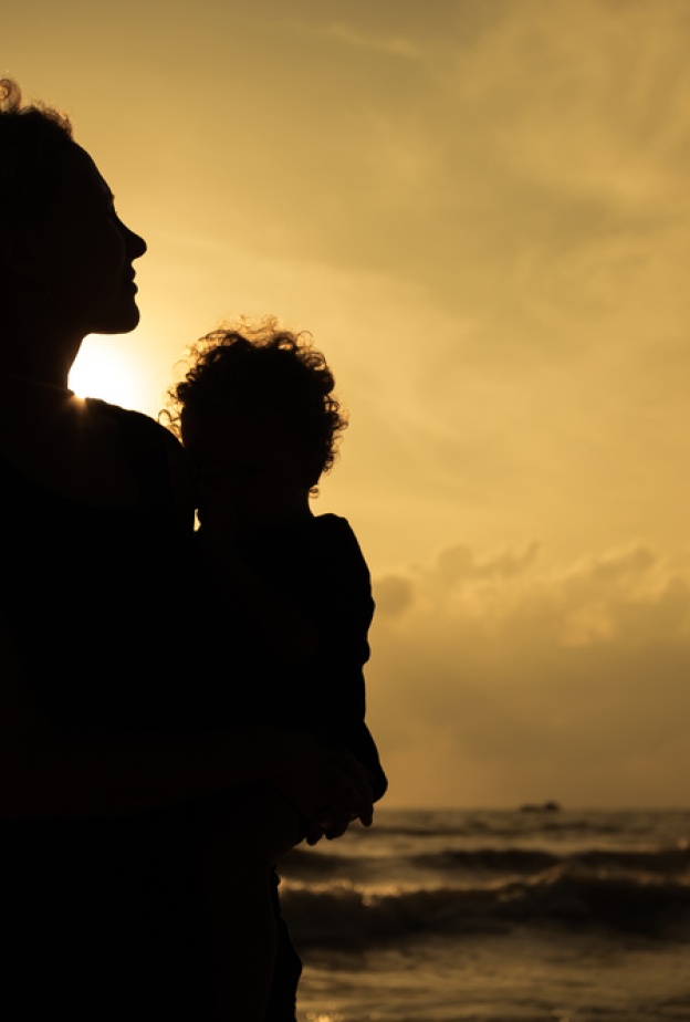 الأم... أيقونة الحياة