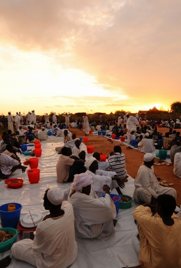 شراء التوابل والتحضيرات لرمضان