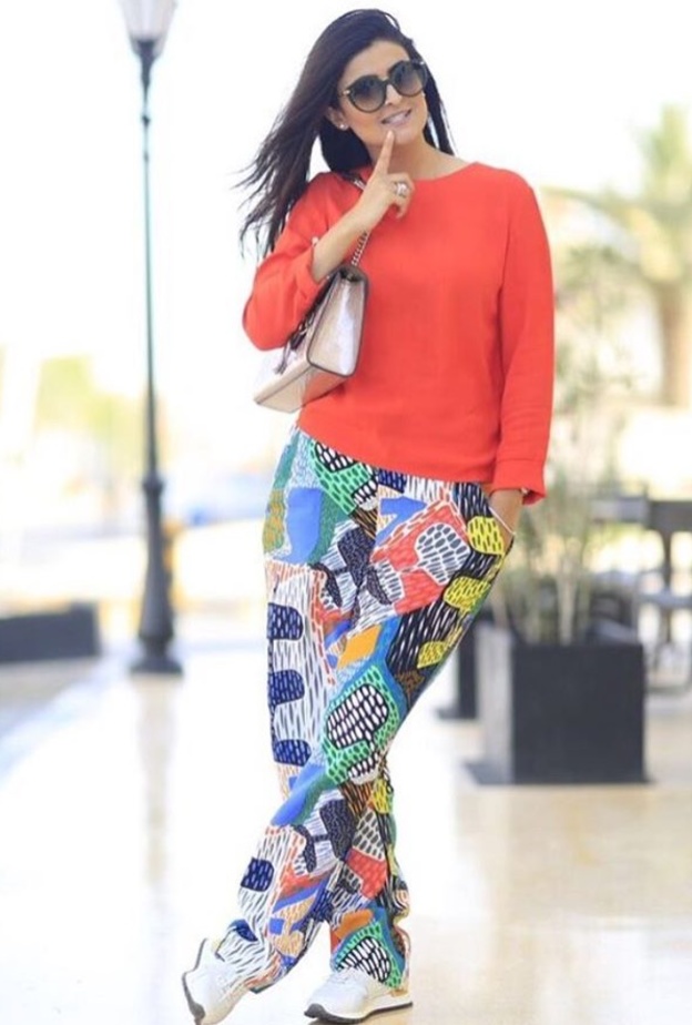 الالوان تليق بعلا الفارس