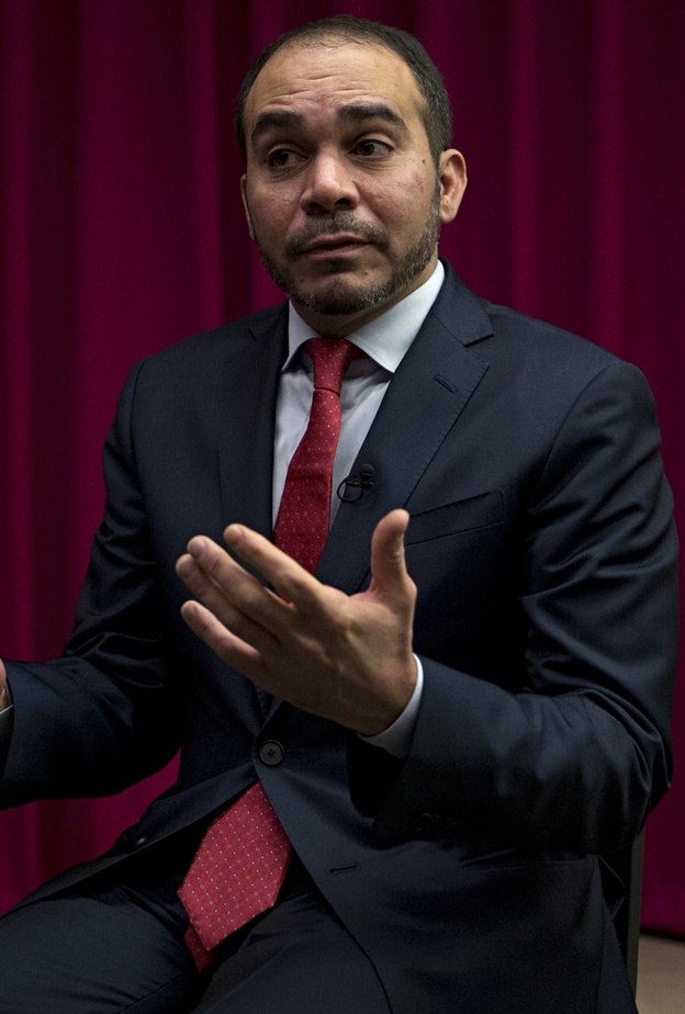 الامير علي يوجه نقدا حادا لرئاسة الفيفا