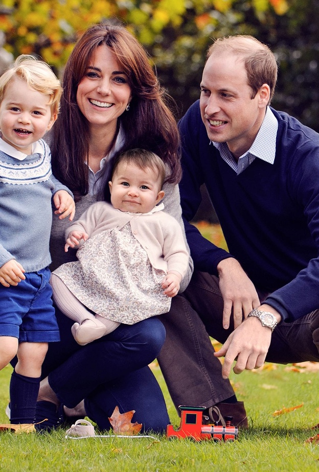 الامير وليام يصطحب طفليه وزوجته إلى كندا