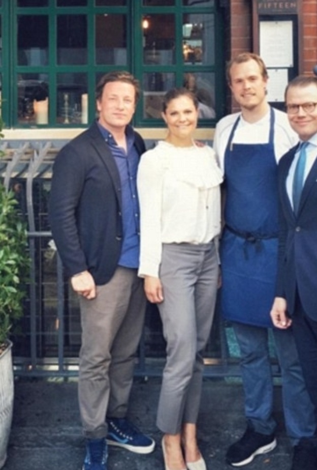 الاميرة فيكتوريا تزور مطعم جيمي اوليفر الشهير في لندن