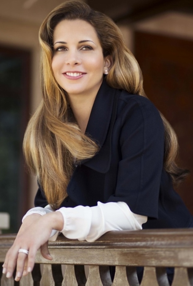 الاميرة هيا رفضت معاملتها كاميرة