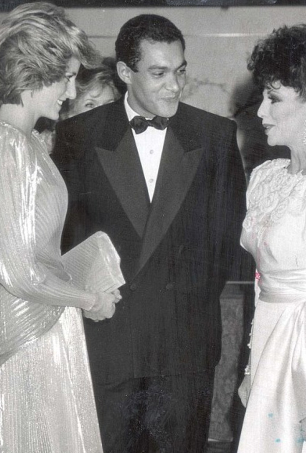 تتالق بالازرق