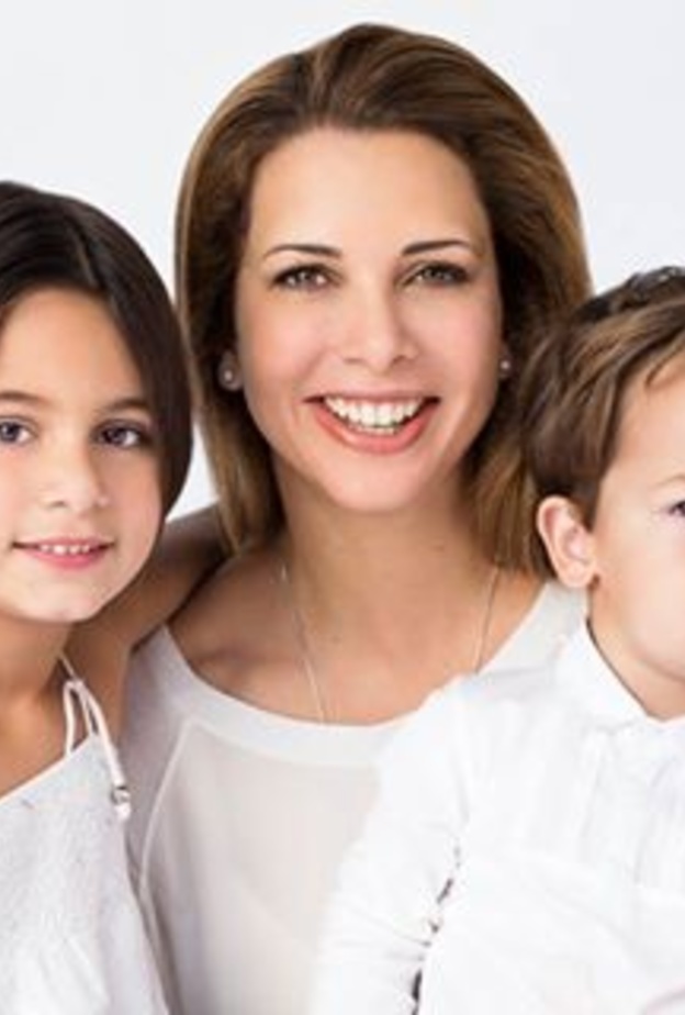 الاميره هيا تتوسط الشيخ زايد والشيخة الجليلة