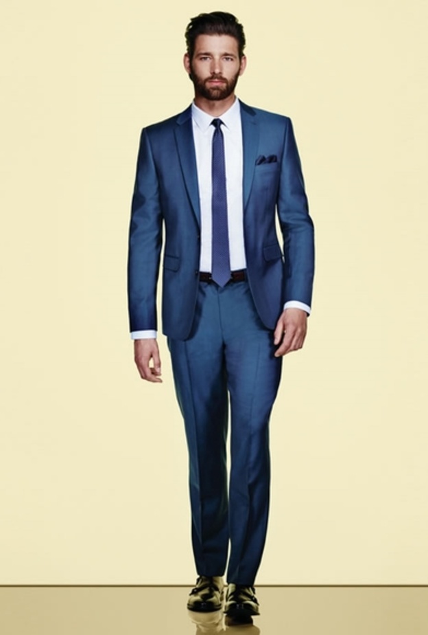 السروال من دون ثنية والطول المناسب