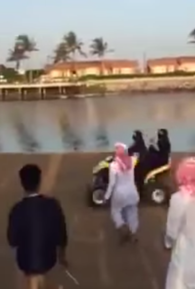 مطالبة بمعاقبة فتاتي جدة في قضية التحرش