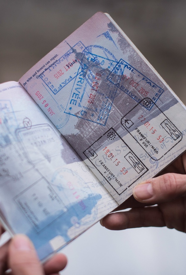 التحقق من جواز سفرك، وعدم انتهاء صلاحيته