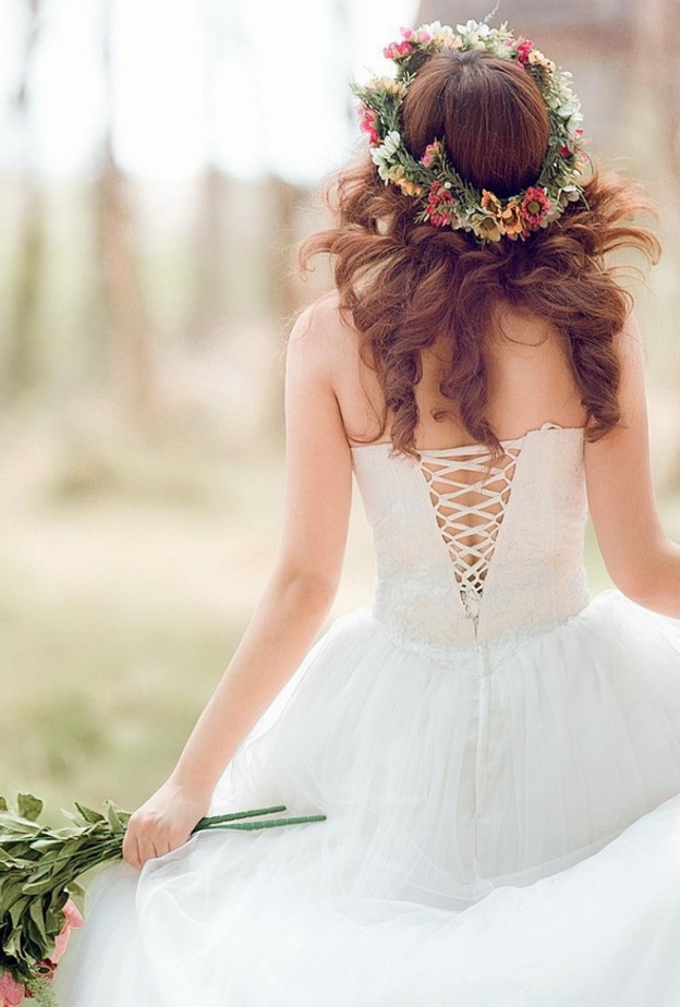 التوتر اثناء ارتداء الفستان قد يُفسد اشرطته واحزمته