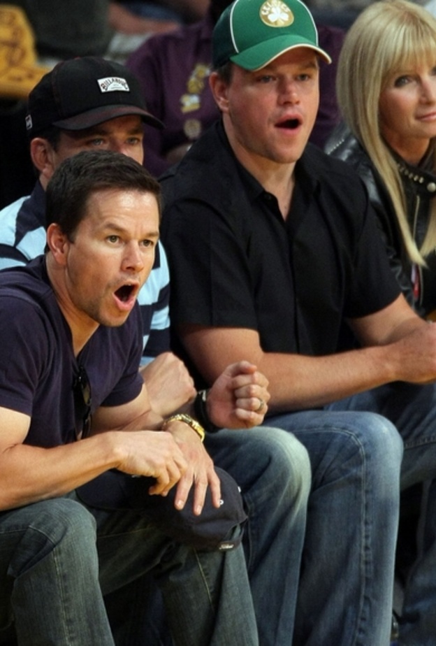 الجمهور يخطئ بين مارك والبيرغ و مات ديمون