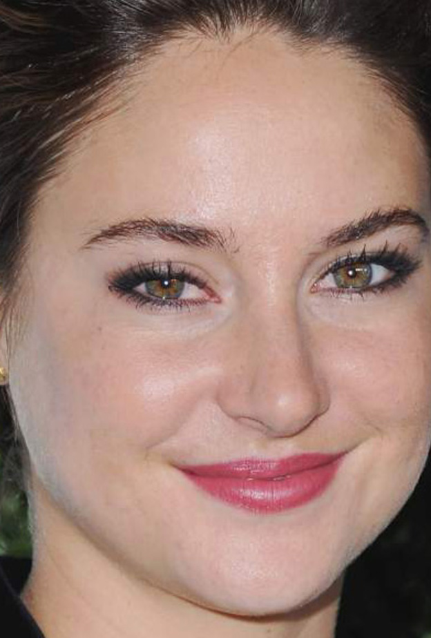 صاحبة الوجة الجميل ديبيكا بادوكون بالرتبة الثالثة