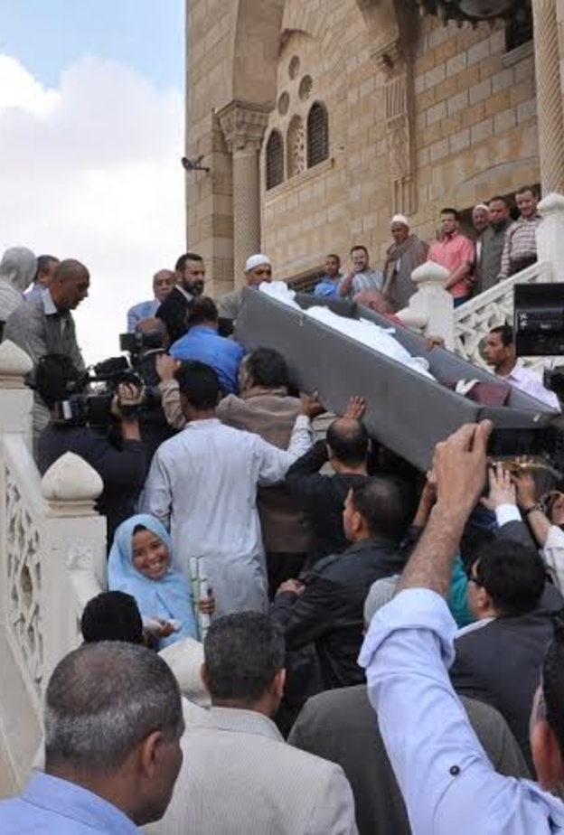 غياب النجوم عن جنازة سيد زيان