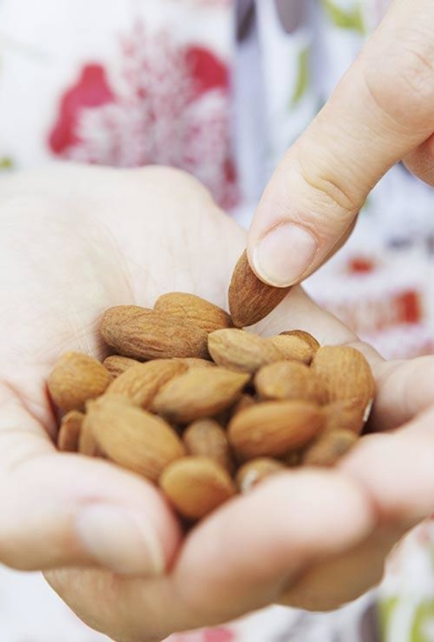 الجوز والمكسرات