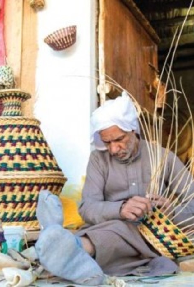 من الحرف التراثية المدعومة ببرنامج بارع