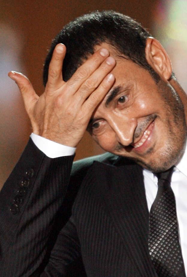 يعترف كاظم دوما بفضل المرأة عليه 