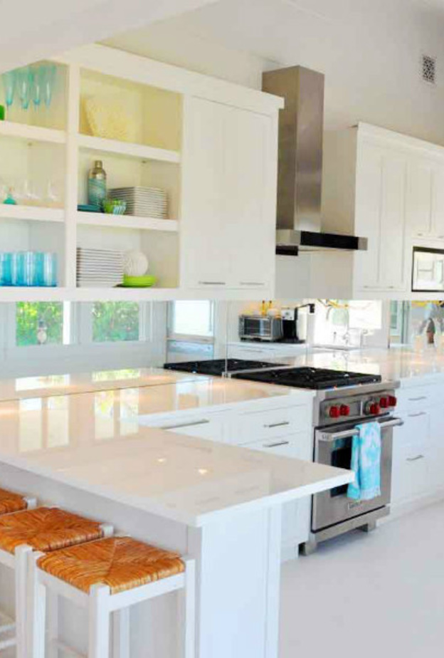 الخوص من اجمل المكونات لكراسي المطبخ