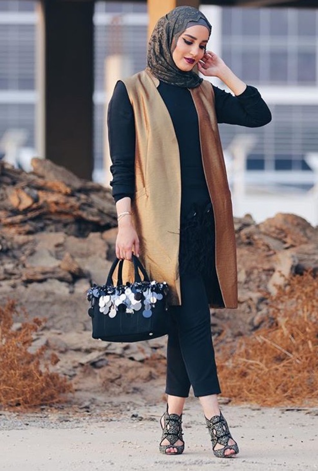 الذهبي و الأسود من إختيار دلال الدوب للشتاء 