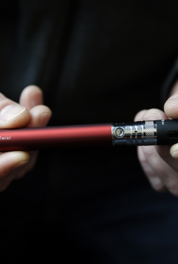 السجائر الالكترونية ترفع مخاطر امراض القلب