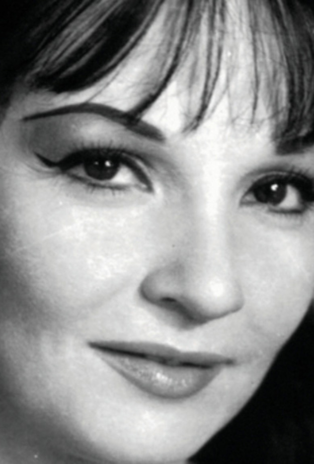 صورة نادرة لكمال الشناوى وشادية وشكري سرحان والمخرج يوسف شاهين