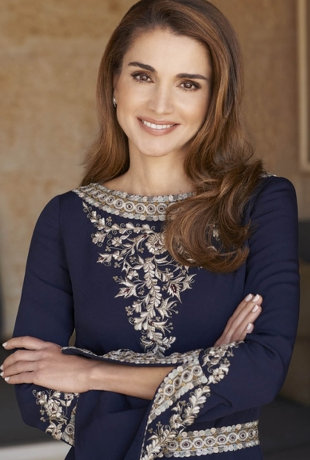 الشعر المنسدل تميزت فيه مراه برج العذراء وهي التسريحة المفضلة عند الملكة رانيا 