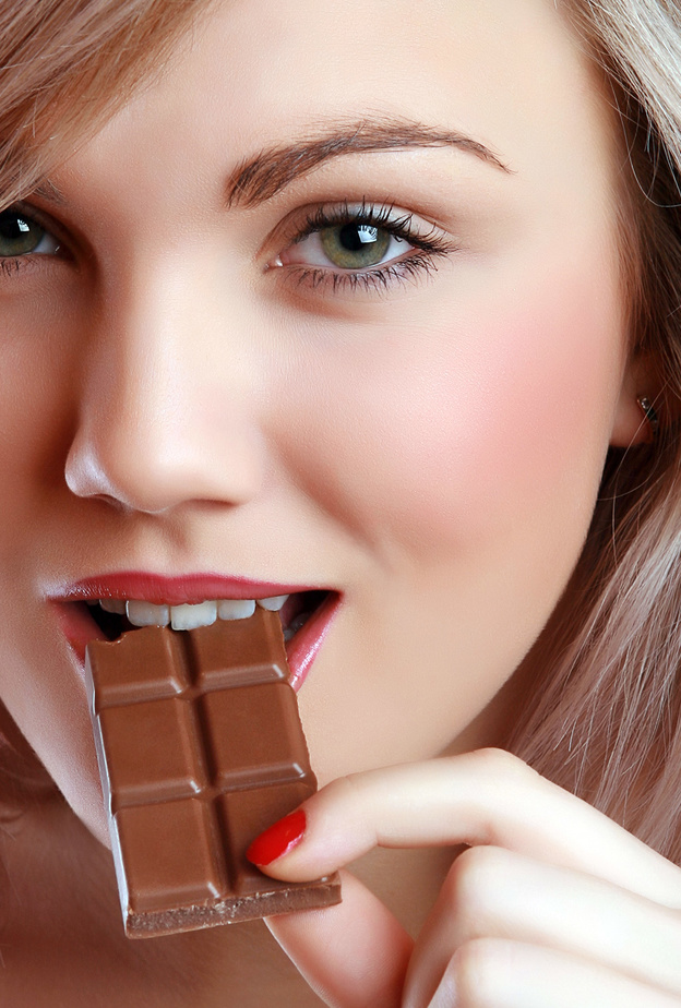 الشوكولاته من اسرار السعادة للمراه 