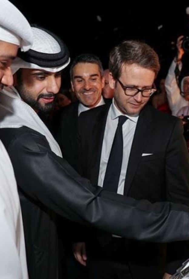 الشيخ منصور بن راشد مع نائب رئيس مجموعة تيفاني أند كو