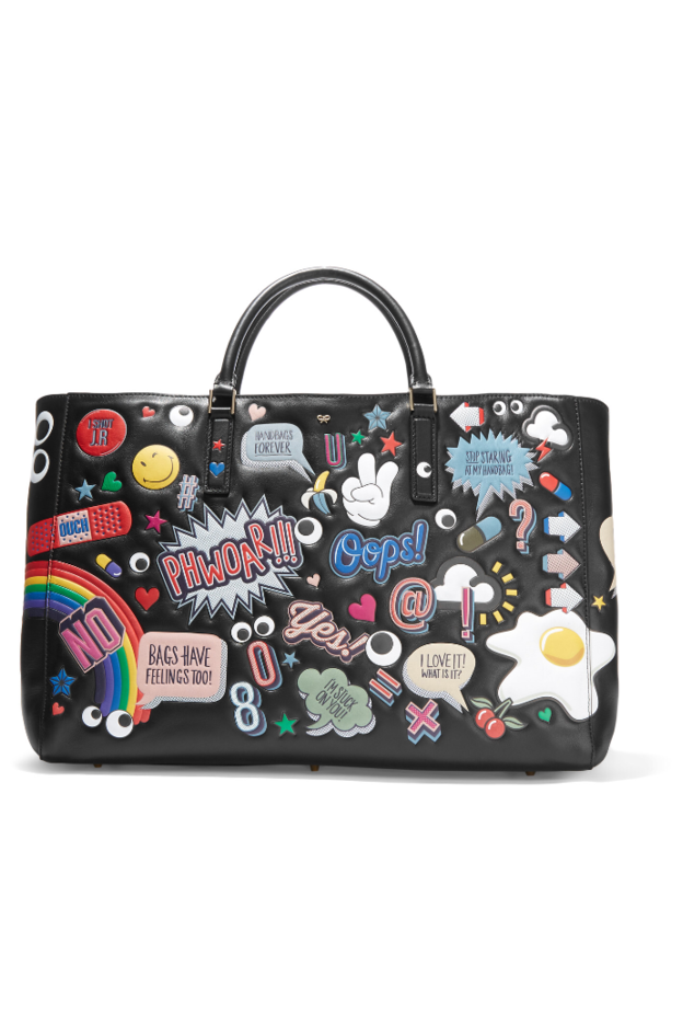 شنطة مزينة باللصقات والرقع الملونة من Anya Hindmarch