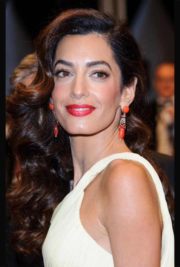 امل كلوني ترتدي اقراط من كارتيه The Etourdissant de Cartier