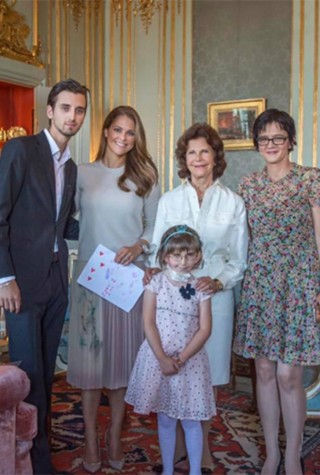 الطفلة اينا شاهدت غرف لا يطلع عليها العامة