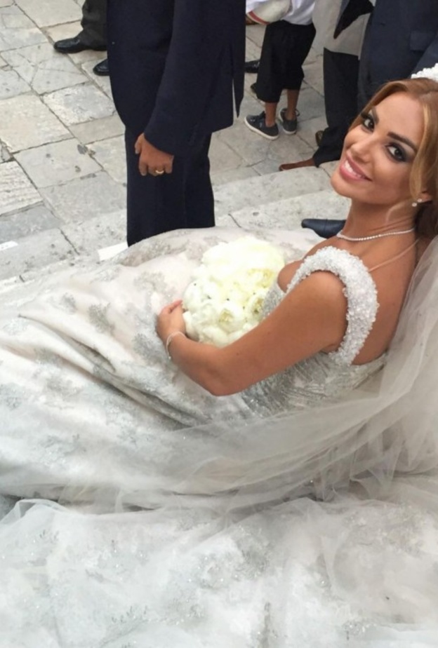 العروس اورسولا دكاش