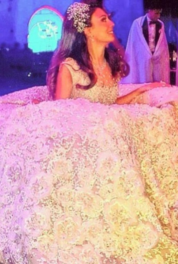 العروس خلال حفل مالك ميقاتي