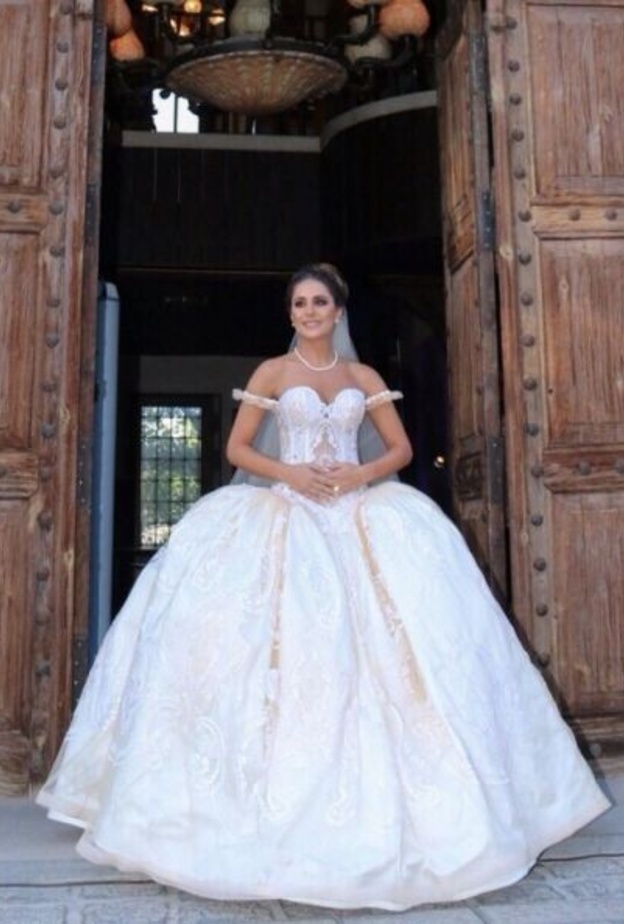 العروس ديما قندلفت