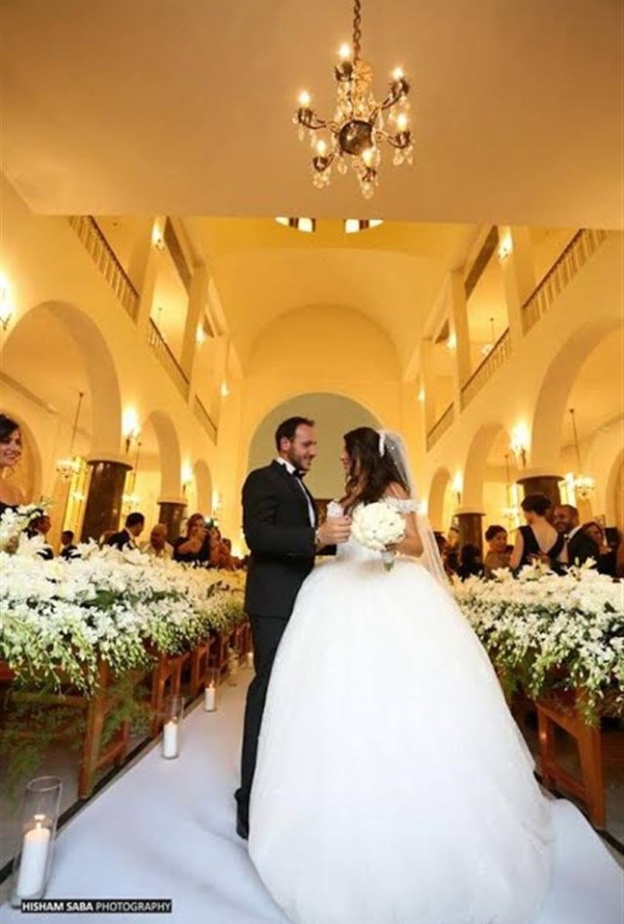 العروس شنتال مهنا وعريسها