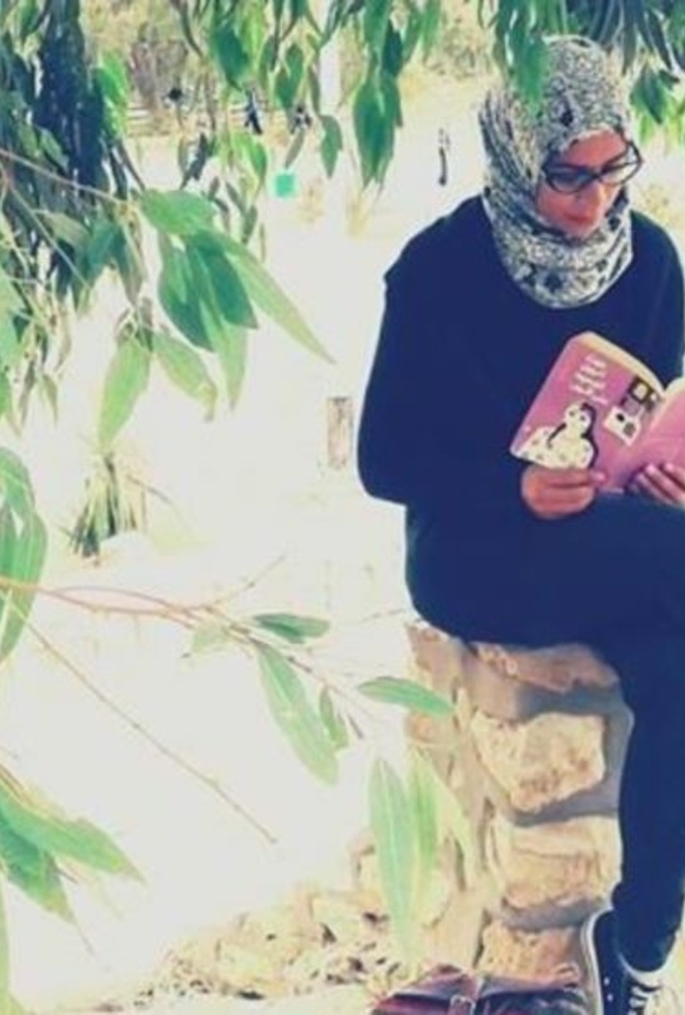 العروس وعشق القراءة