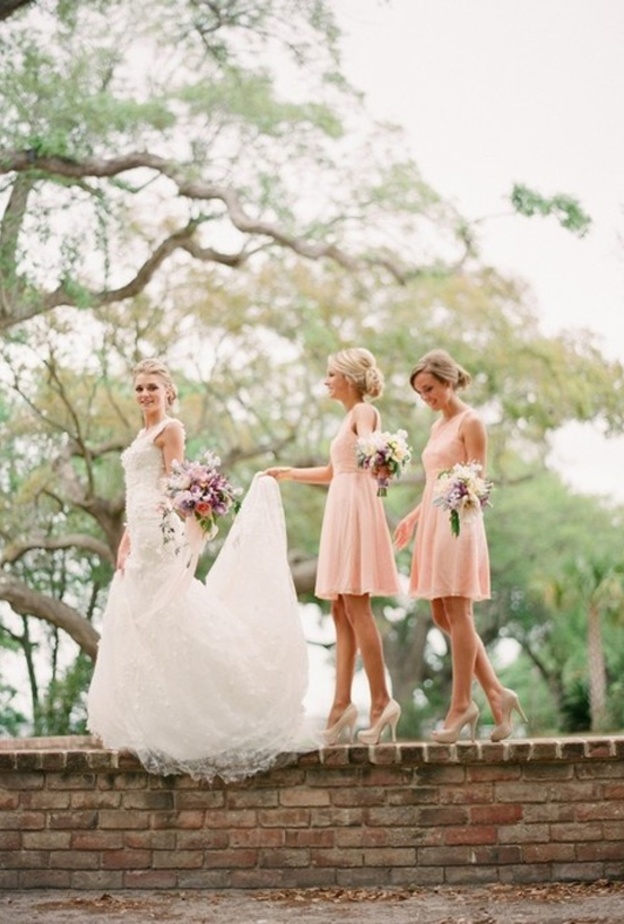 العروس ووصيفاتها