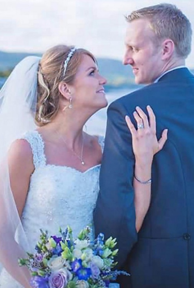 العروسان جون ولينيت رودجرز