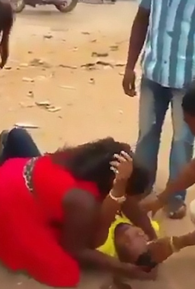 العريس على الارض