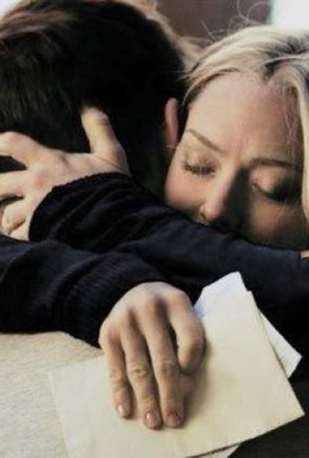 العناق يزيل حدة الخلافات الزوجية