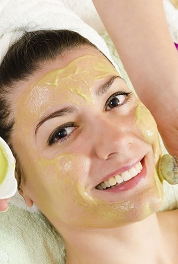 العناية بالبشرة الجافة من خلال الماسكات