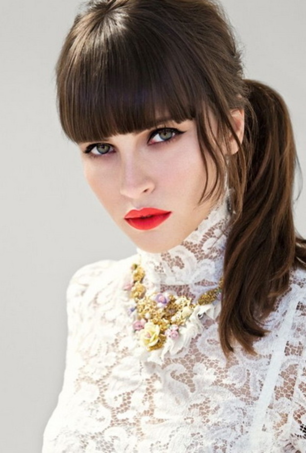 الغرة الأمامية مع الشعر المرفوع